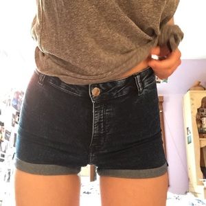 h&m dark denim shorts size 6 barely worn